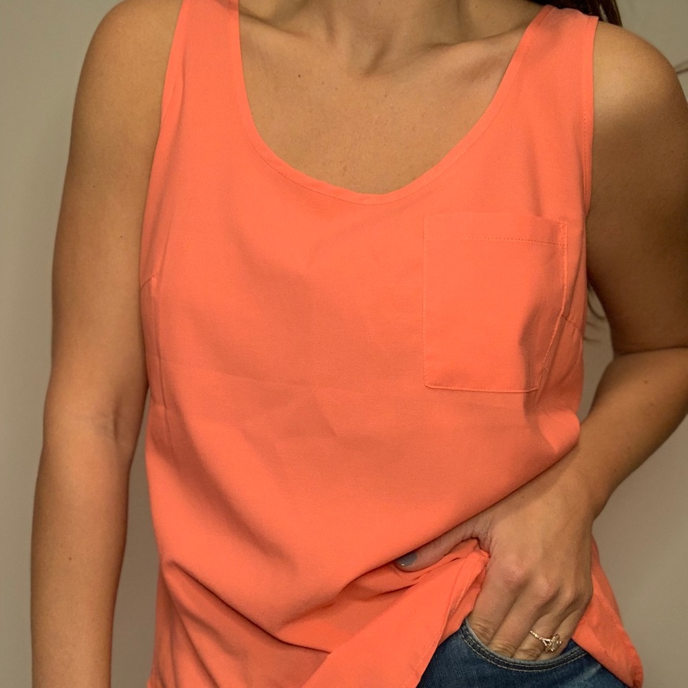 Coral tank top with pocket